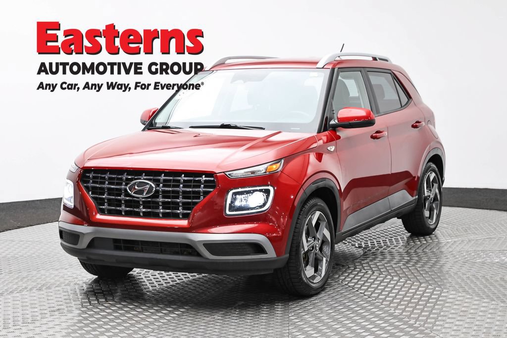 Used 2023 Hyundai Venue Limited FWD image 1