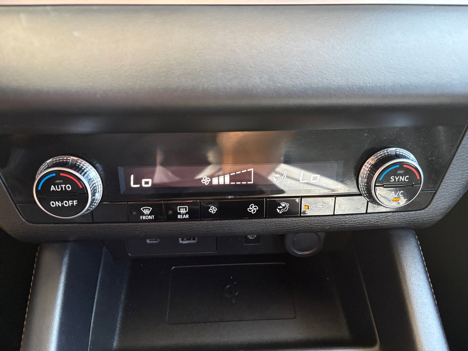 Used 2022 Mitsubishi Outlander SEL Black Edition FWD image 16