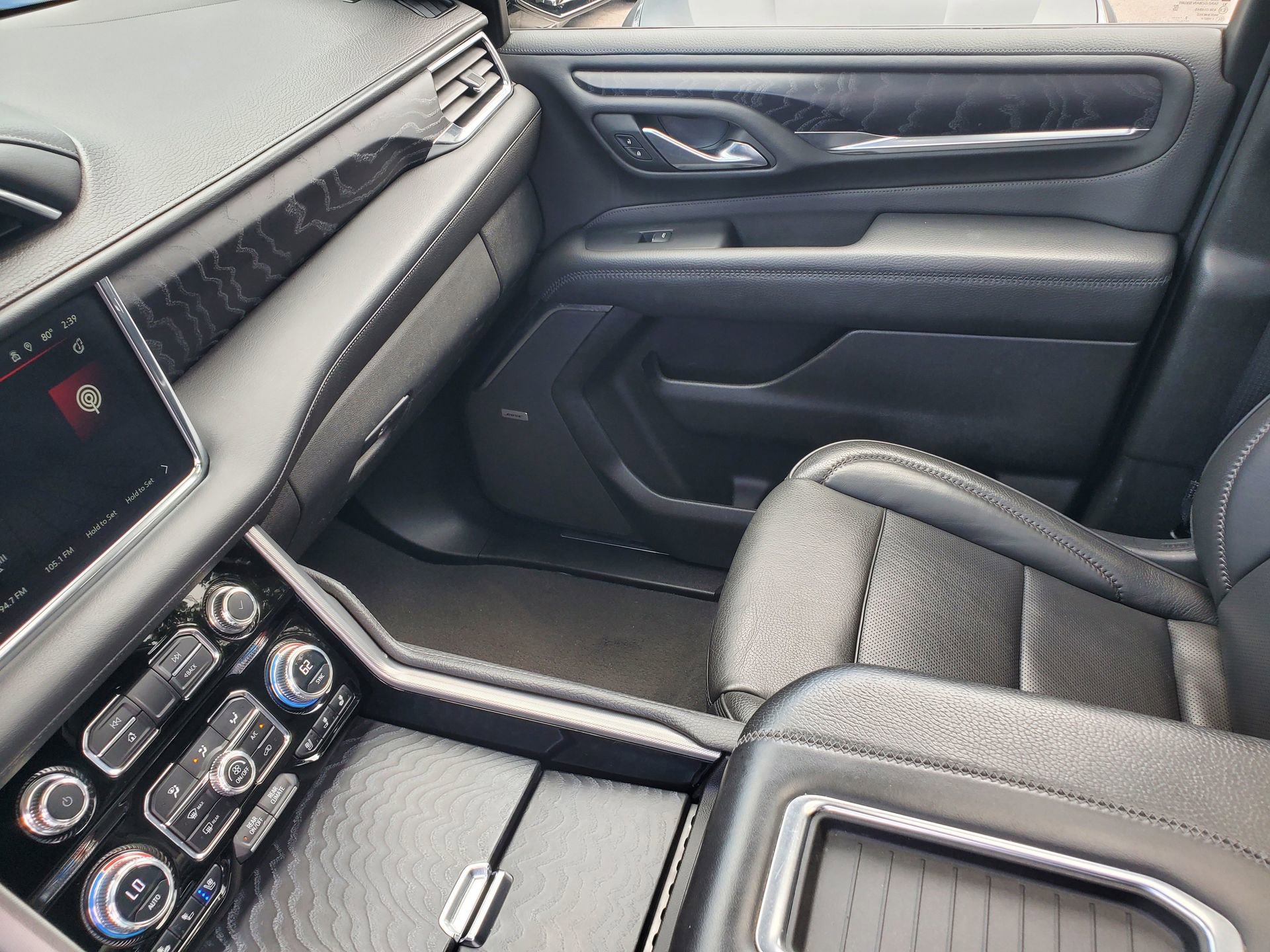 Used 2023 GMC Yukon XL Denali image 27