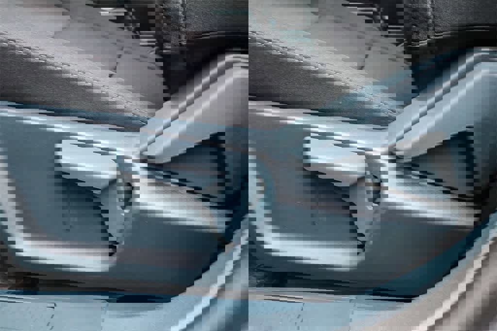 New 2025 Ford Maverick XL image 21