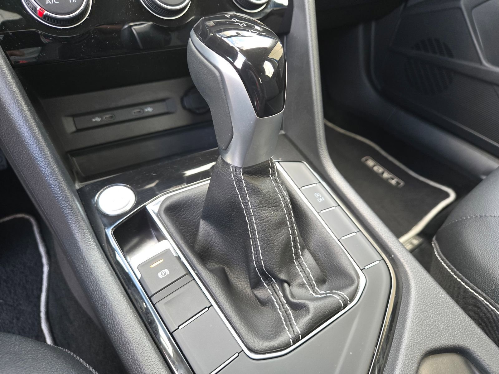 Used 2023 Volkswagen Taos SE image 19