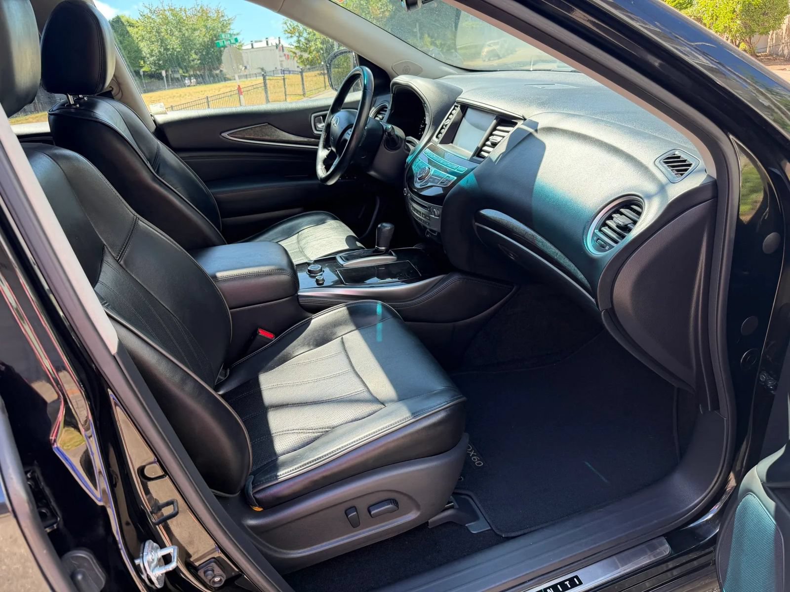 Used 2015 INFINITI QX60 Luxe w/ Premium Plus Package AWD/4WD image 33