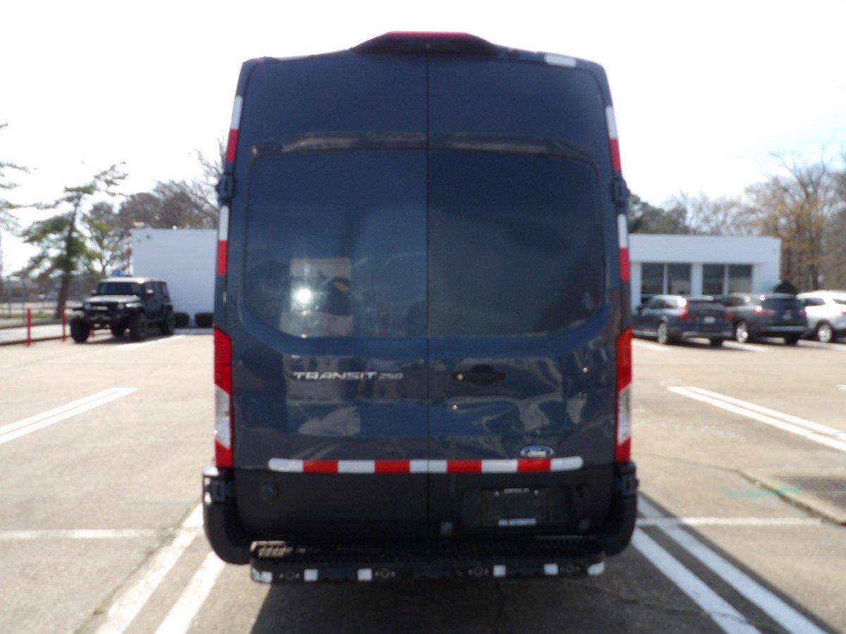 Used 2020 Ford Transit 250 148 High Roof Extended RWD image 3