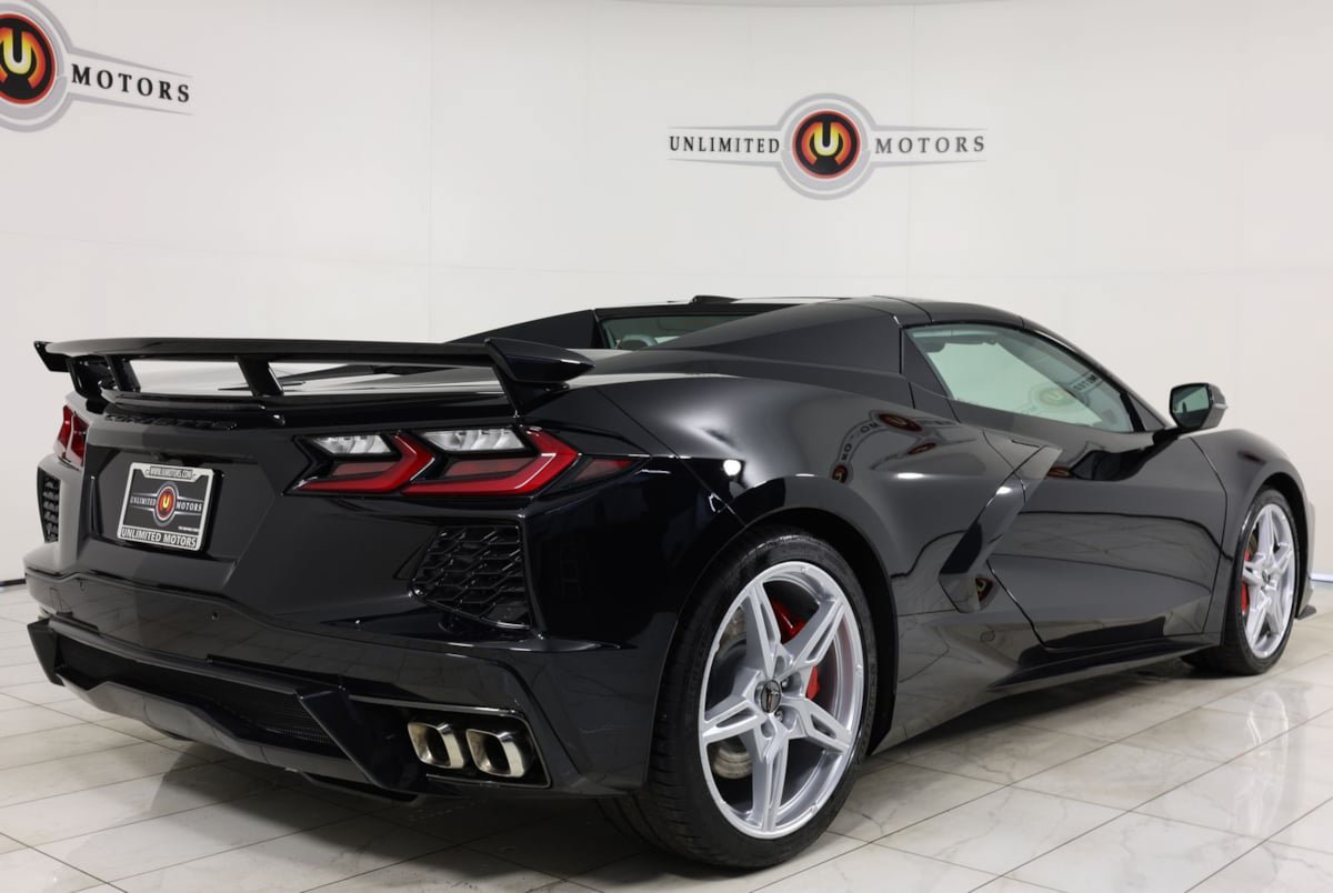 Used 2025 Chevrolet Corvette Stingray Premium Conv w/ Z51 Performance Package RWD image 38