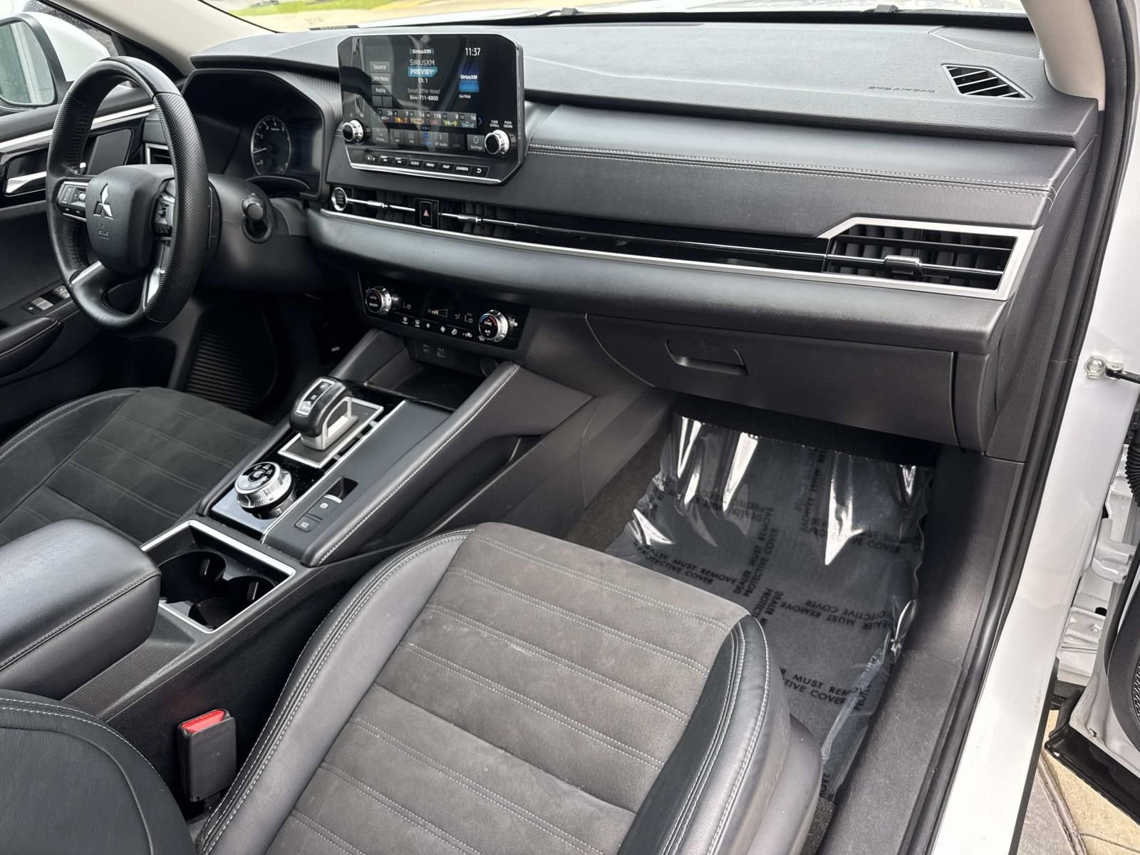 Used 2023 Mitsubishi Outlander SE AWD/4WD image 10