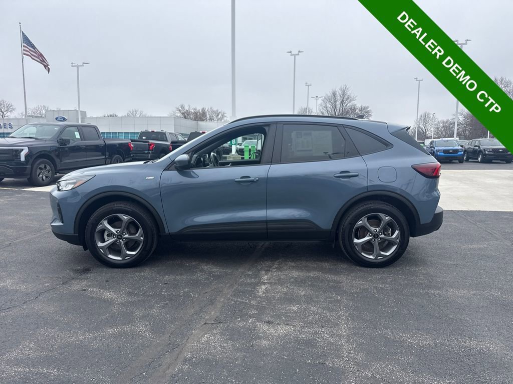 Used 2025 Ford Escape ST-Line Select w/ Tech Pack #1 AWD/4WD image 1