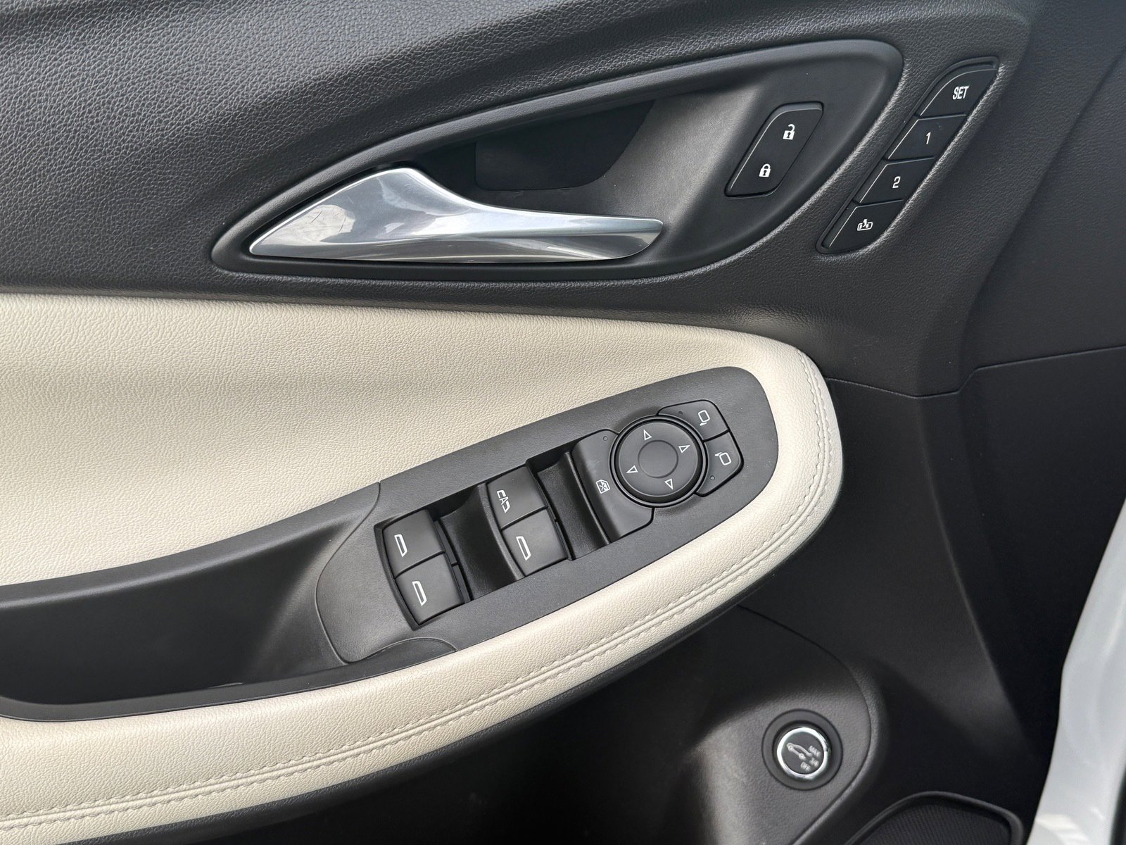 Used 2020 Buick Encore GX Essence w/ Advanced Technology Package image 18