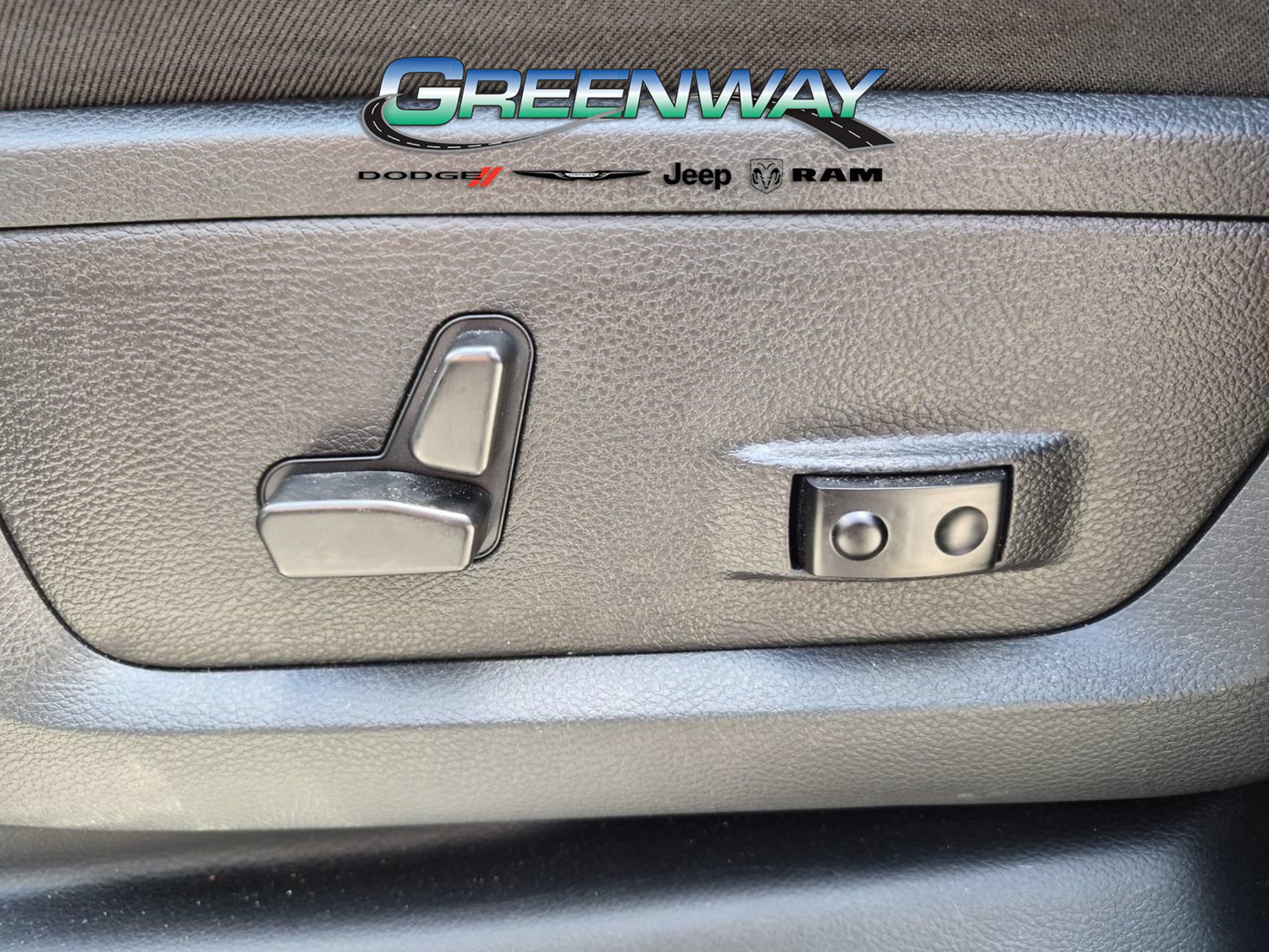 Used 2022 RAM 2500 Laramie w/ Night Edition AWD/4WD image 15