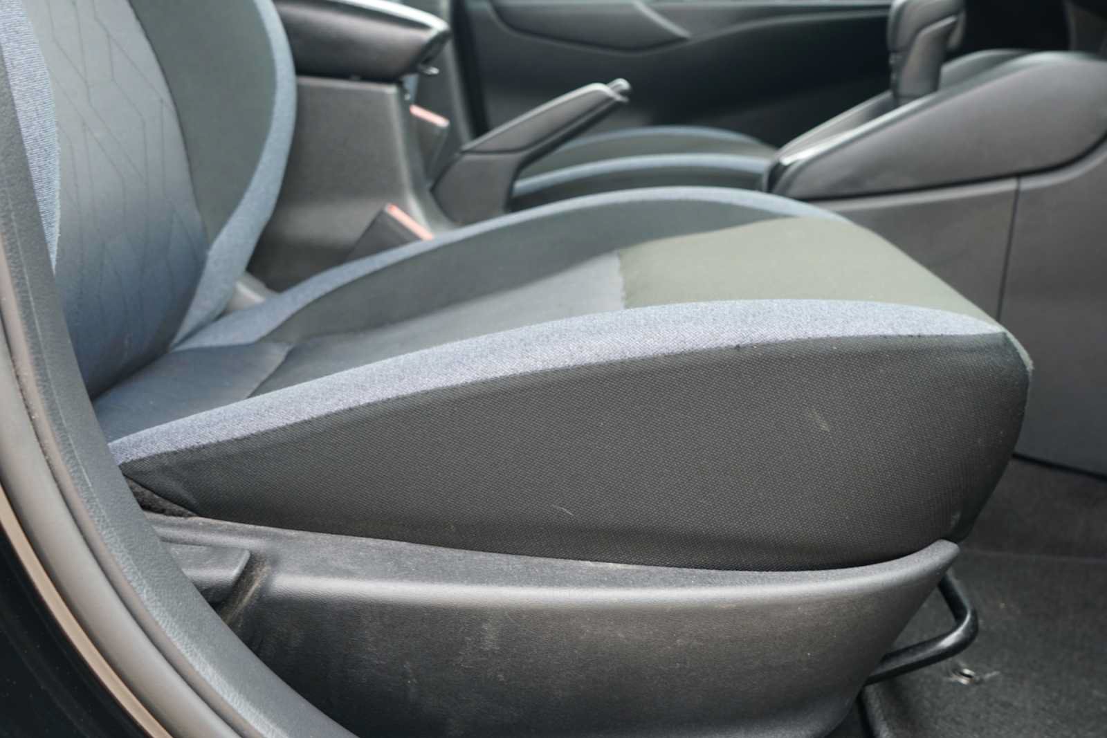 Used 2025 Nissan Versa SV FWD image 26