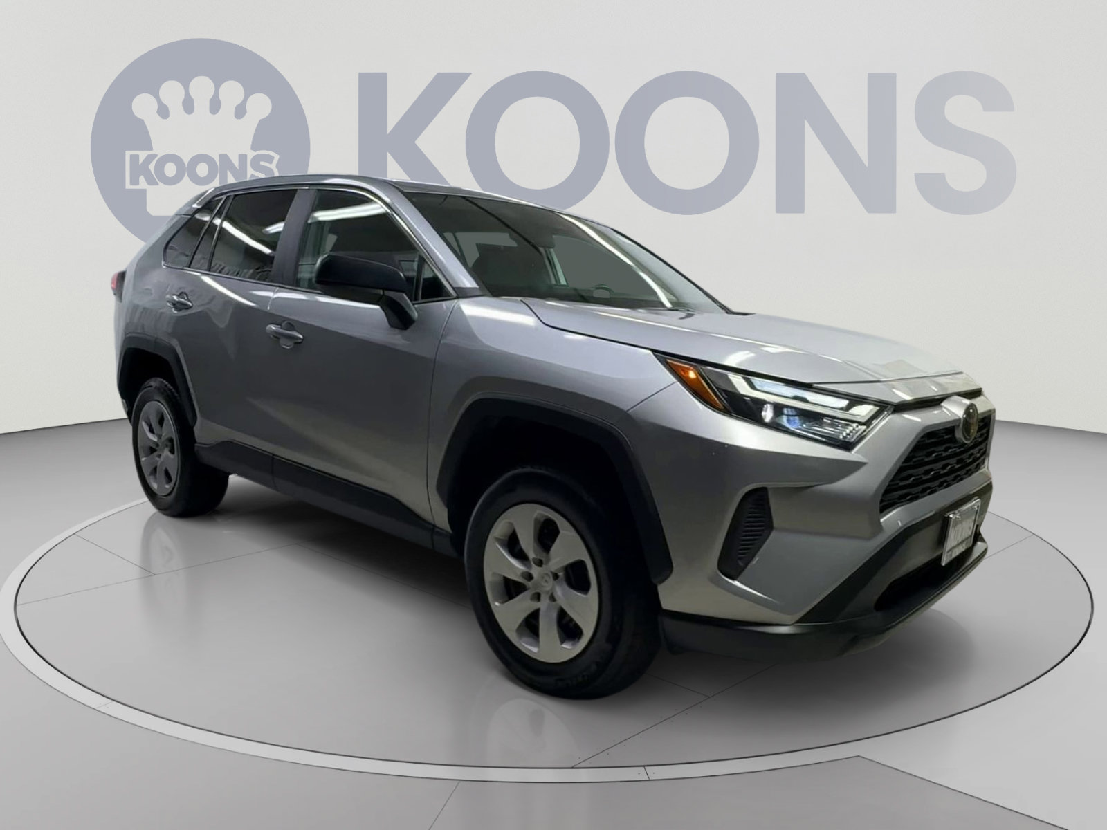 Used 2025 Toyota RAV4 LE AWD/4WD image 2