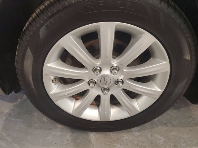 Used 2013 Chrysler 200 Touring FWD image 28