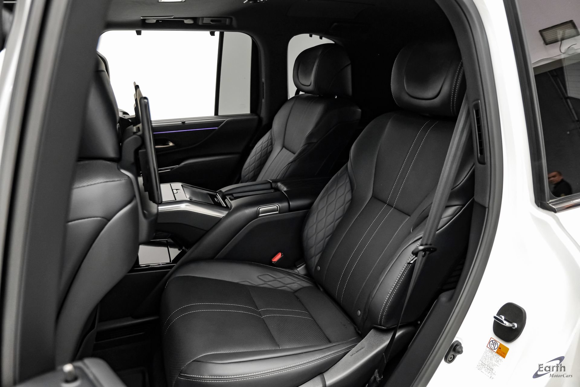 Used 2023 Lexus LX 600 4WD w/ Accessory Package (Z1) image 90