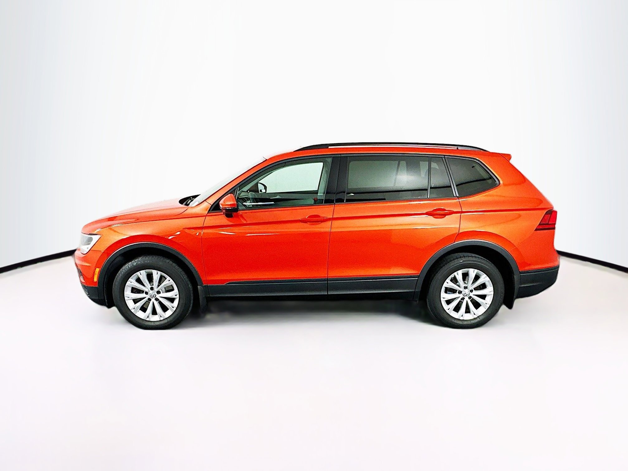 Used 2018 Volkswagen Tiguan S FWD image 4