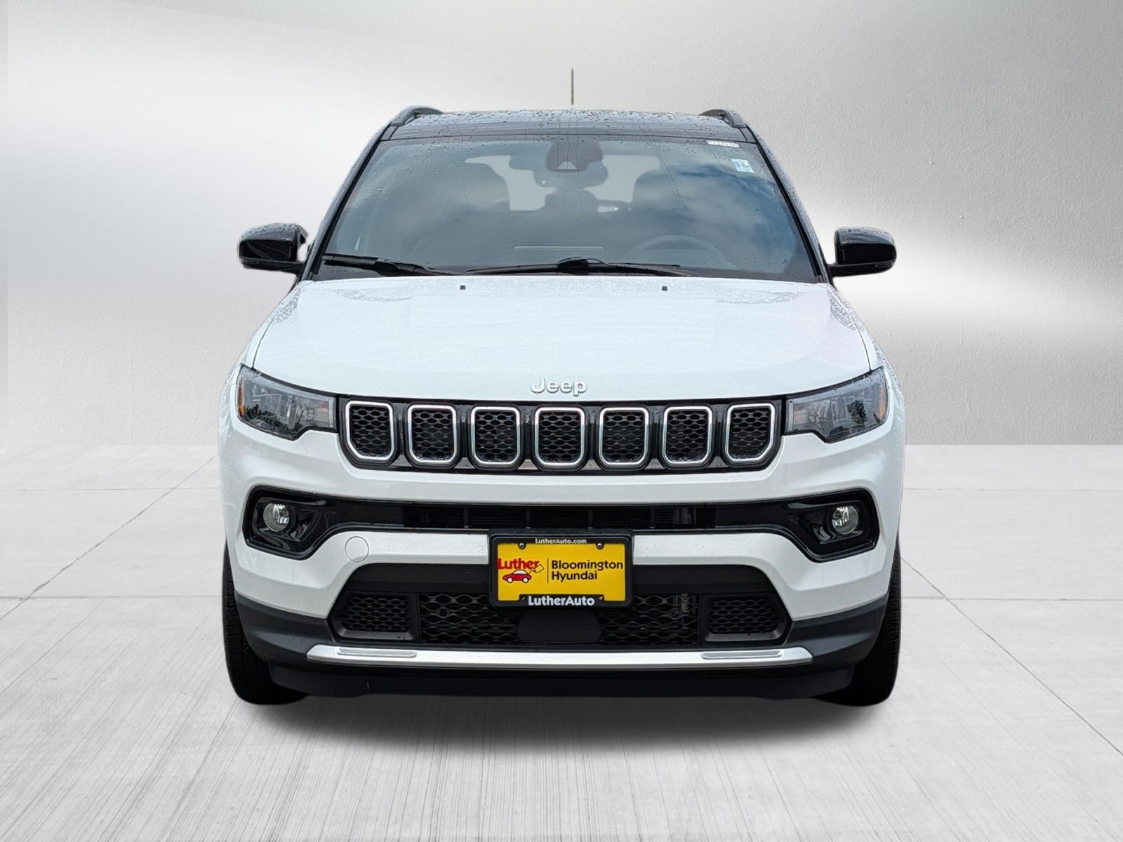 Used 2024 Jeep Compass Limited AWD/4WD image 2