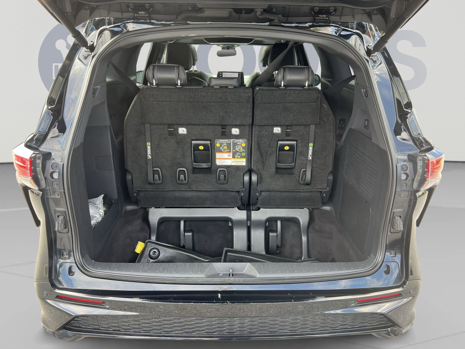 Used 2023 Toyota Sienna XSE w/ XSE Plus Package AWD/4WD image 27