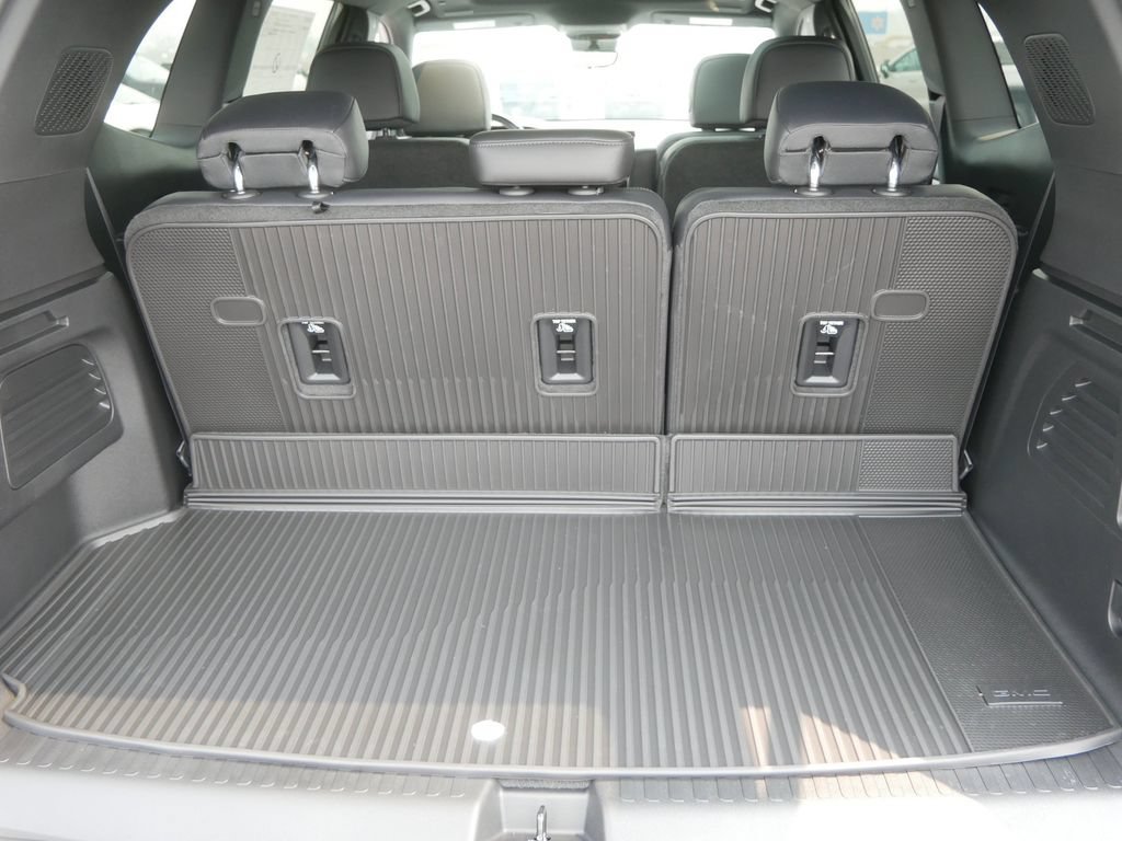 New 2026 GMC Acadia Denali w/ Super Cruise Package AWD/4WD image 5