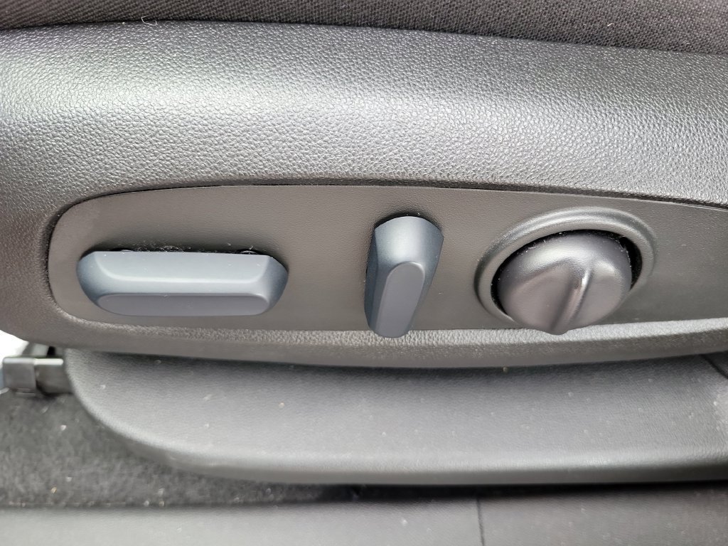 Used 2022 Chevrolet Equinox LT FWD image 23