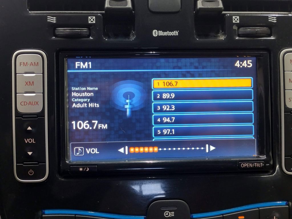 Used 2011 Nissan Leaf SL FWD image 28