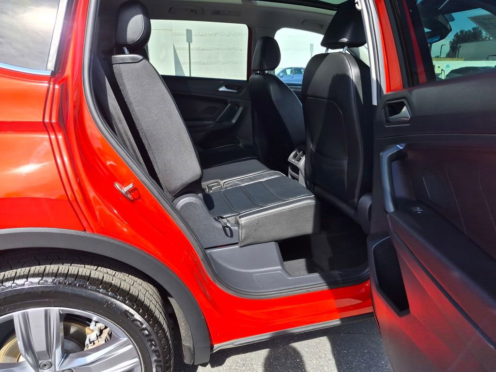 Used 2019 Volkswagen Tiguan SEL Premium w/ 3rd Row Seat Package image 38