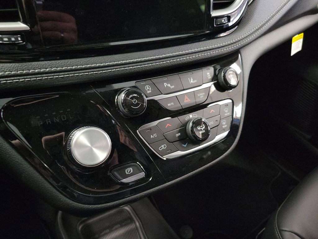 New 2026 Chrysler Pacifica Select w/ S Appearance Package image 24