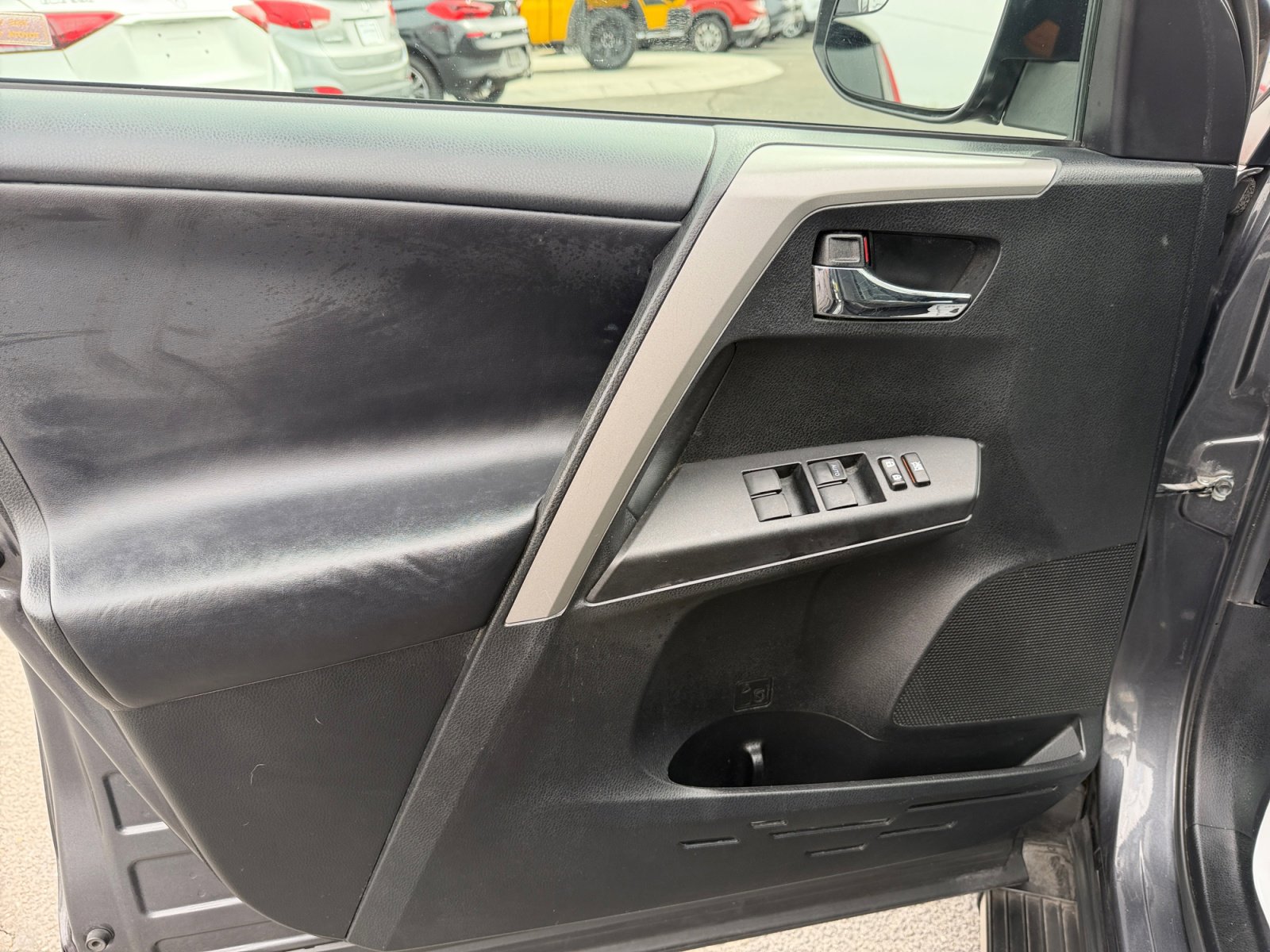 Used 2017 Toyota RAV4 XLE w/ Premium Special Value Package image 12