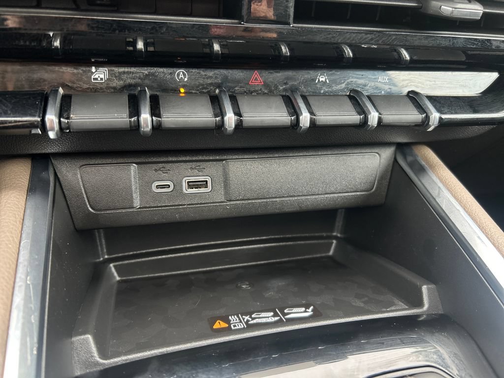 Used 2025 GMC Canyon Denali AWD/4WD image 27
