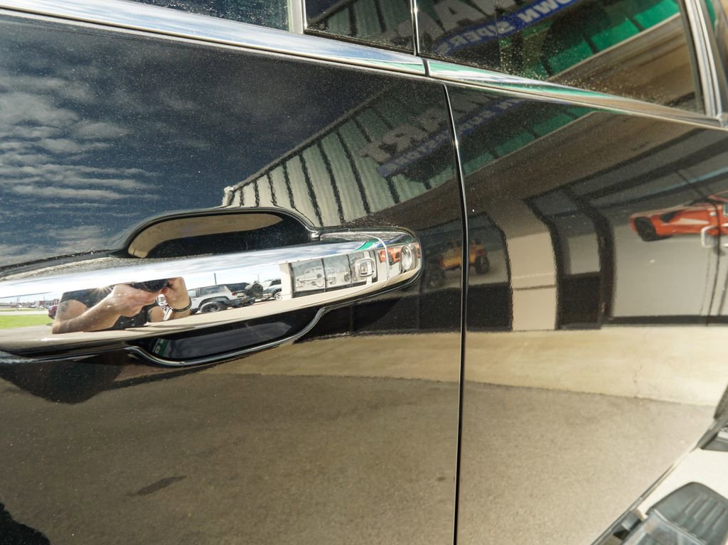 Used 2021 Chevrolet Silverado 3500 High Country image 9