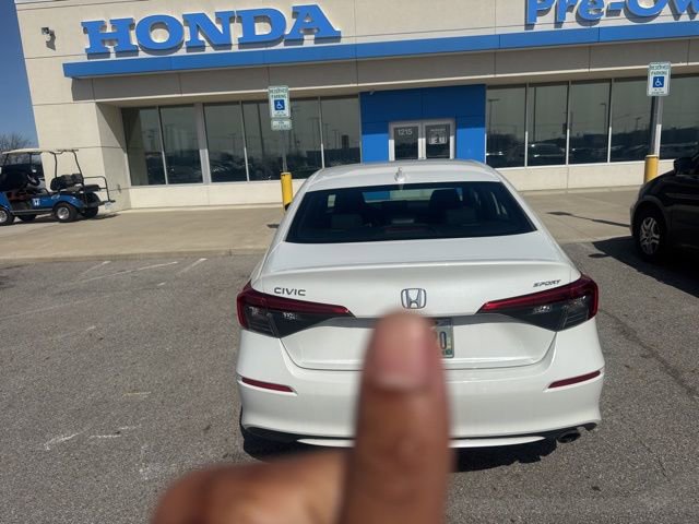 Used 2023 Honda Civic Sport image 4