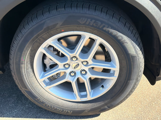 New 2027 Ford Explorer Active w/ Active Comfort Package RWD image 13