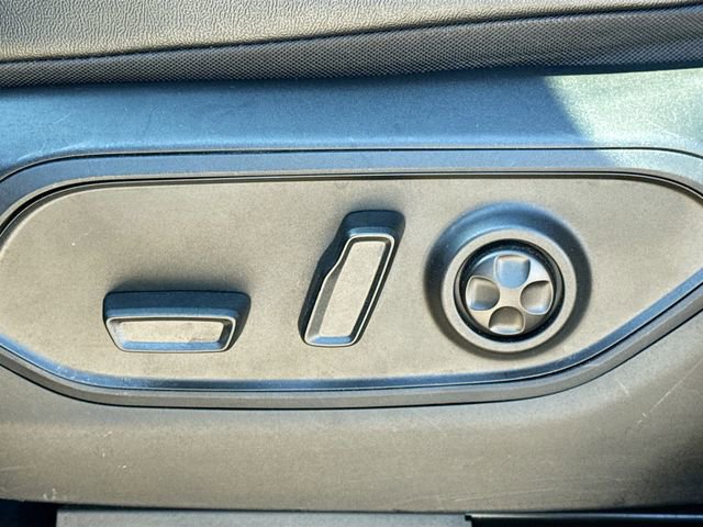 Used 2023 Jeep Grand Cherokee L Laredo RWD image 26