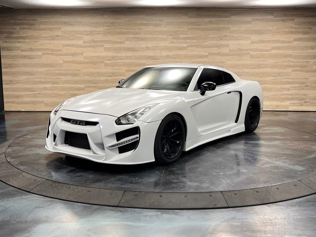 Used 2010 Nissan GT-R Premium AWD/4WD image 4