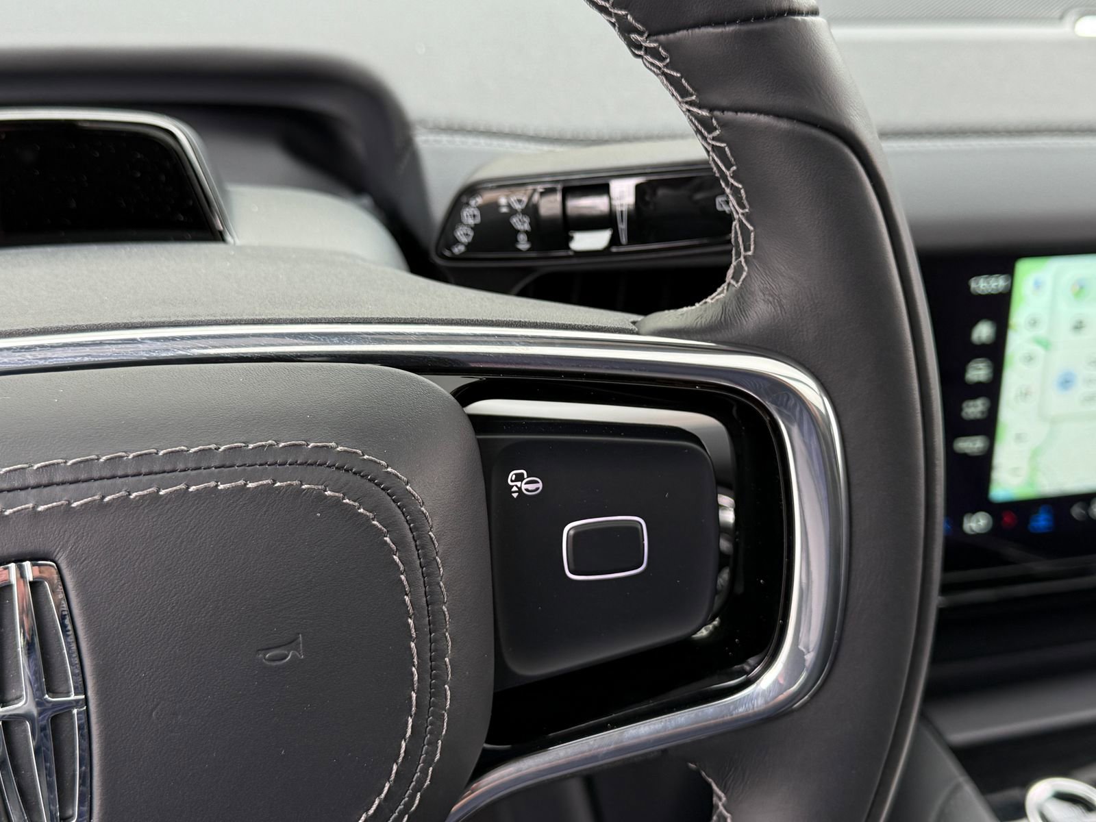 New 2026 Lincoln Navigator L Reserve AWD/4WD image 31