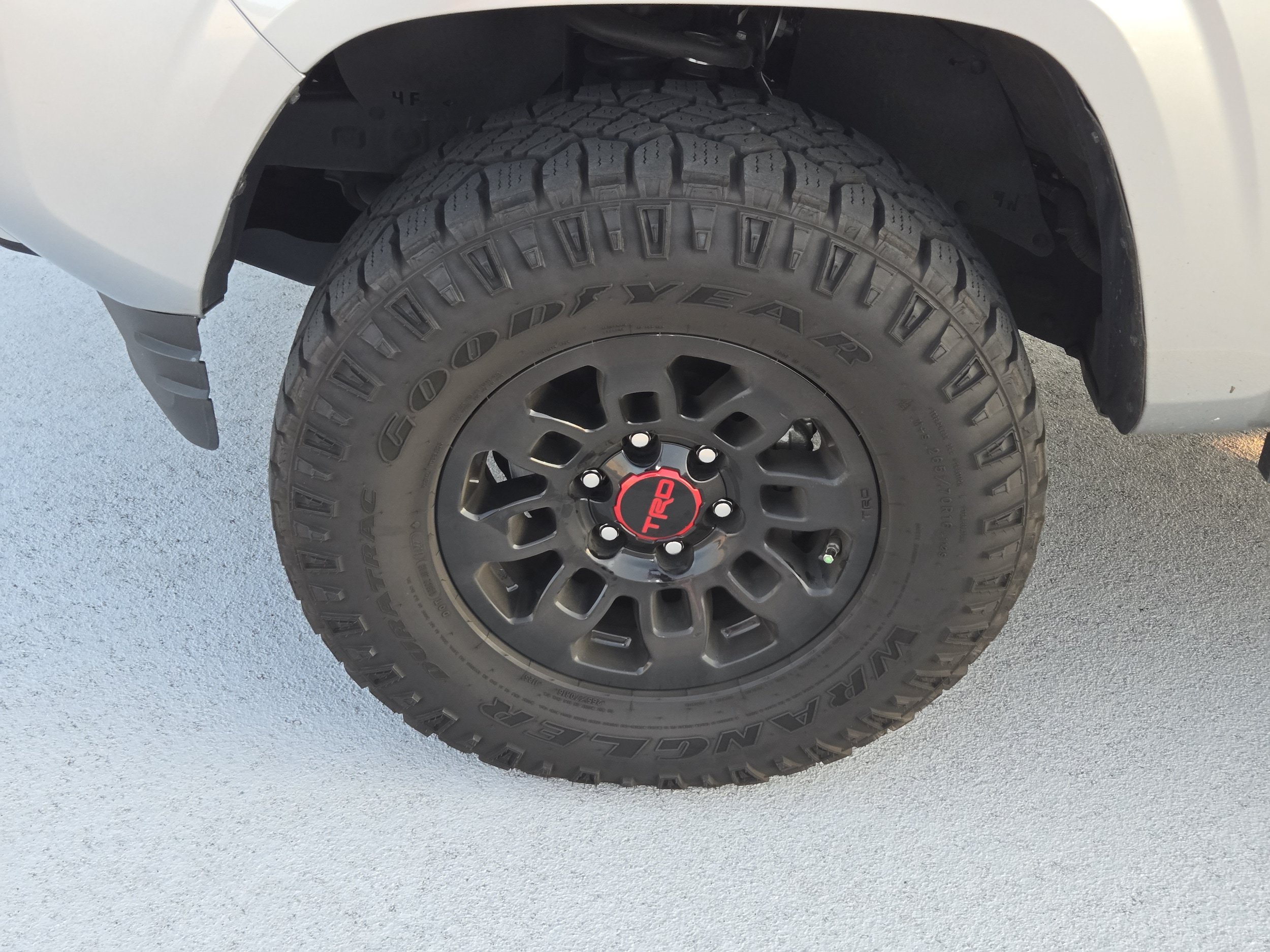 Used 2023 Toyota Tacoma SR AWD/4WD image 9