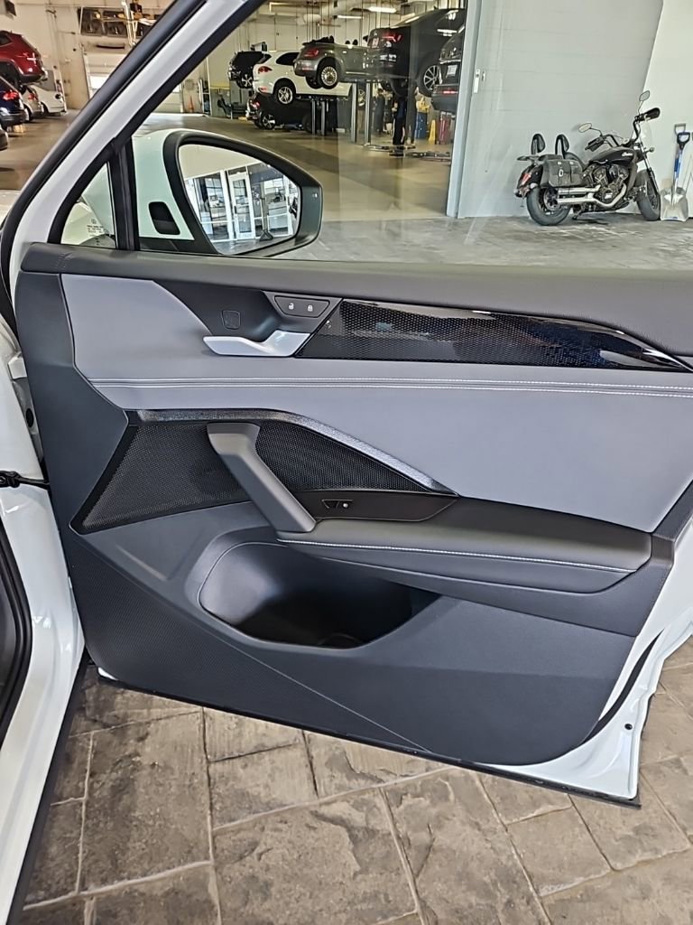 New 2026 Volkswagen Tiguan SE AWD/4WD image 11