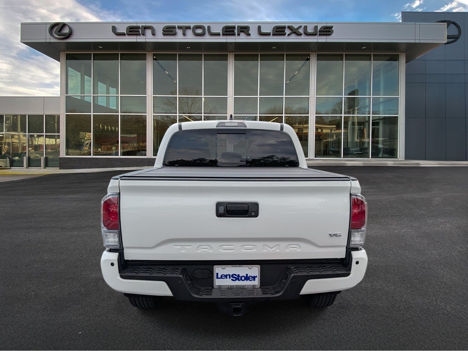 Used 2023 Toyota Tacoma TRD Off-Road w/ Technology Package AWD/4WD image 4
