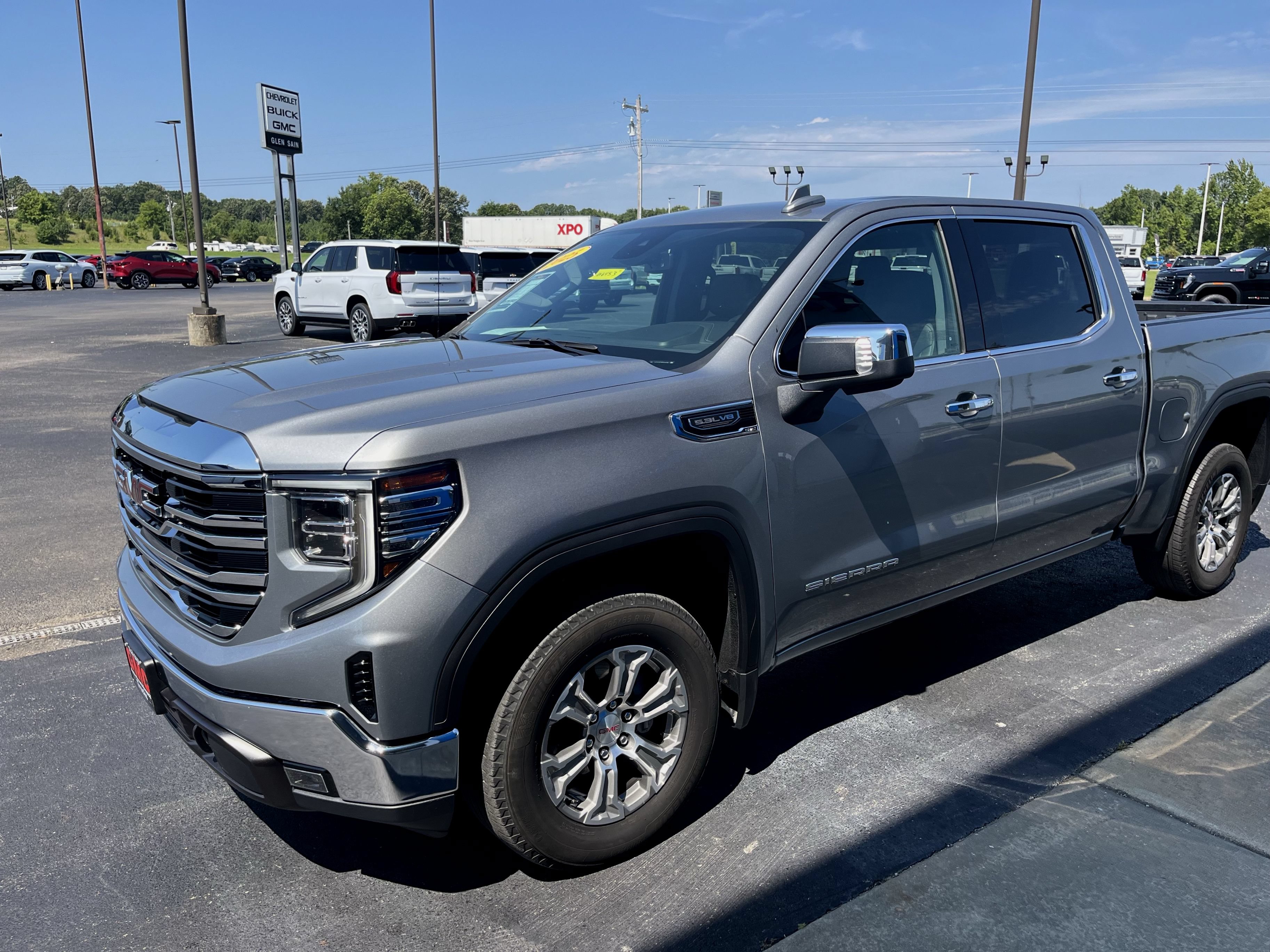 Used 2025 GMC Sierra 1500 SLT AWD/4WD image 1