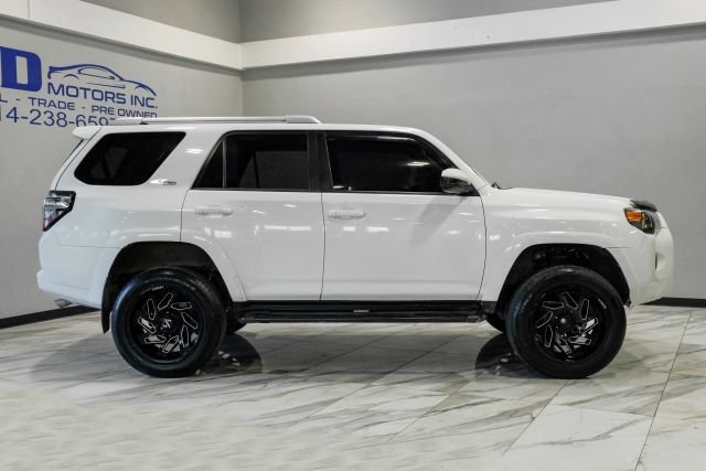 Used 2017 Toyota 4Runner SR5 RWD image 10