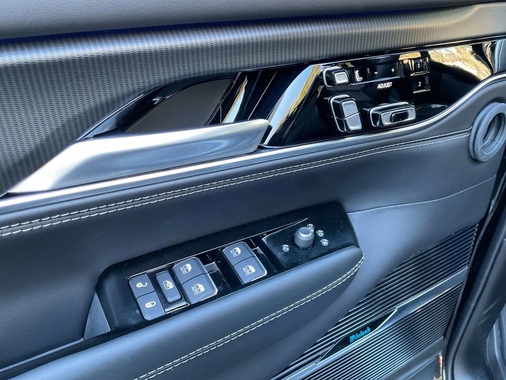 New 2026 Jeep Grand Wagoneer Summit image 34