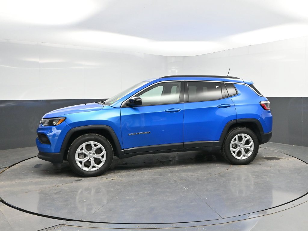 Used 2024 Jeep Compass Latitude AWD/4WD image 4