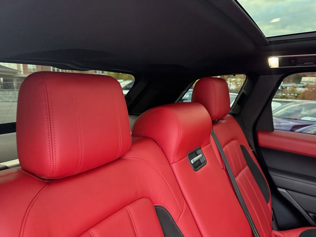 Used 2022 Land Rover Range Rover Sport HSE Dynamic image 32
