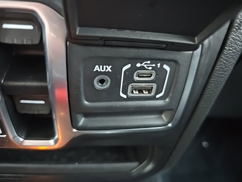 Certified 2023 Jeep Gladiator Willys image 31