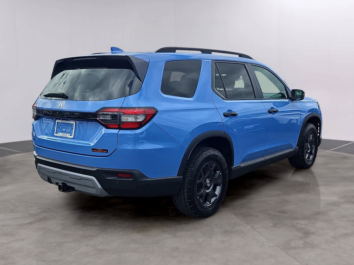 Used 2023 Honda Pilot TrailSport image 4