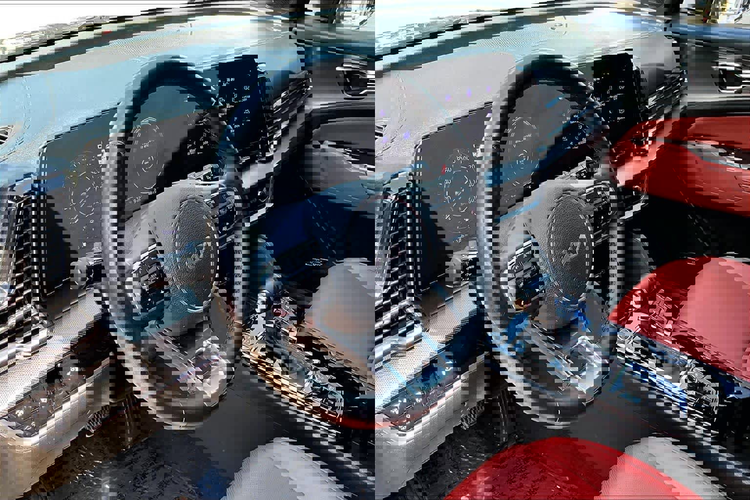 Used 2023 Kia Sportage SX image 18