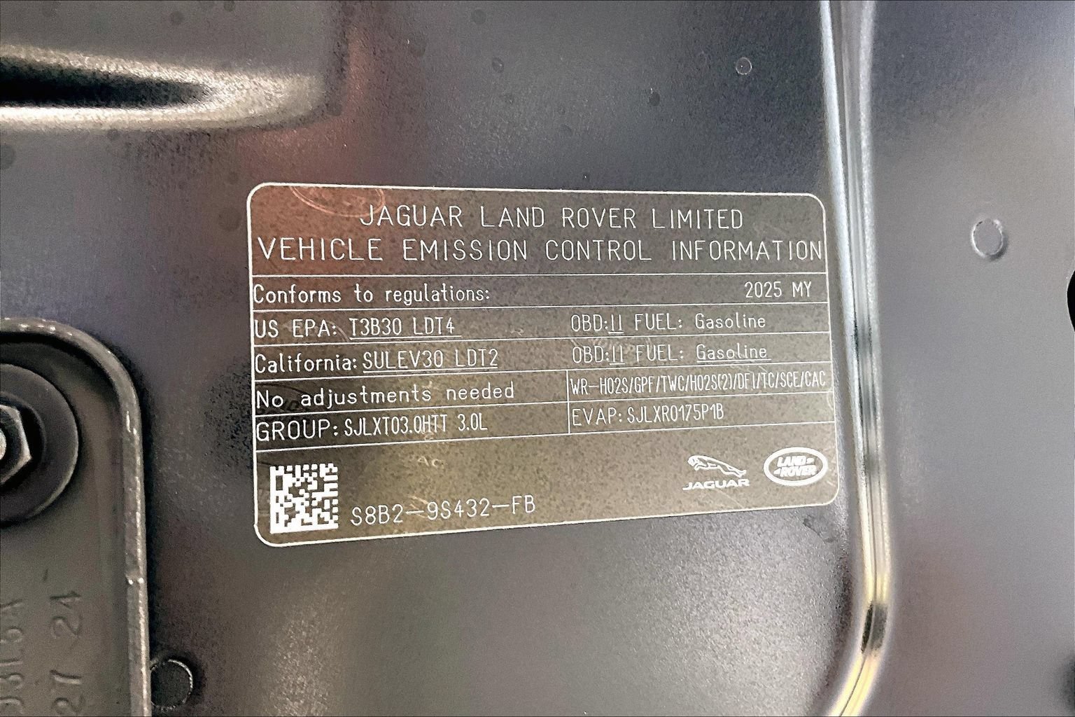 Used 2025 Land Rover Defender 90 X-Dynamic SE AWD/4WD image 31