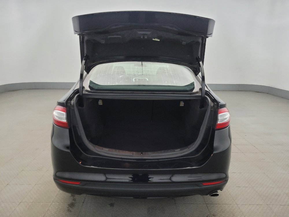 Used 2016 Ford Fusion SE image 29