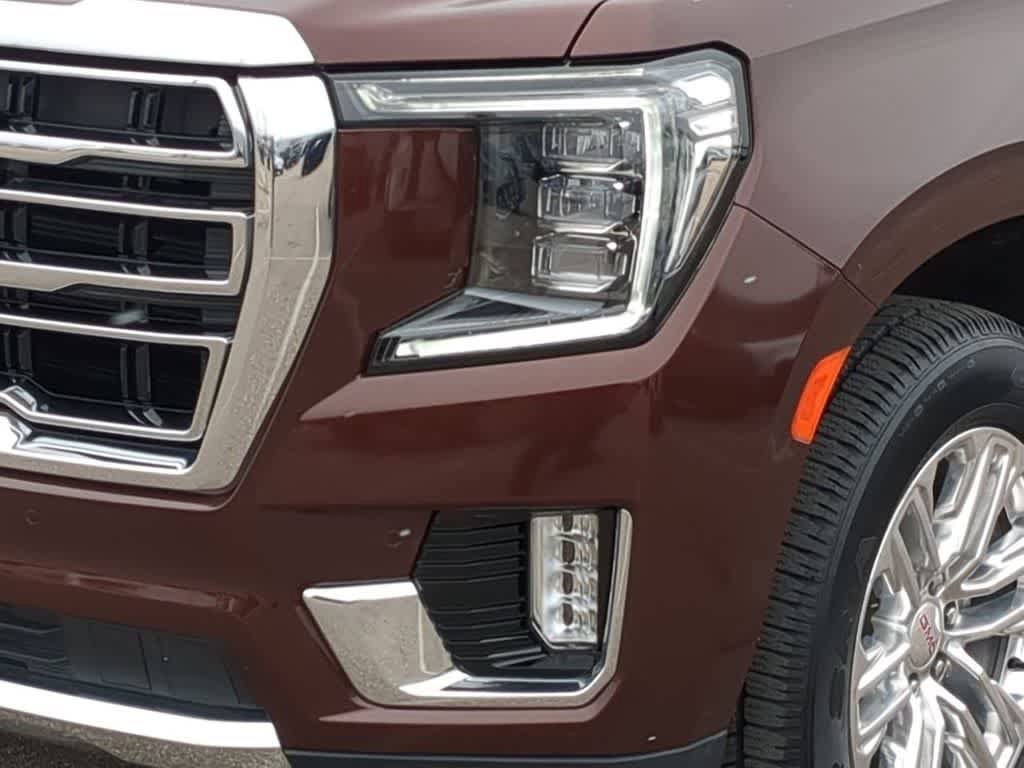 Used 2023 GMC Yukon XL SLT w/ SLT Luxury Package image 10