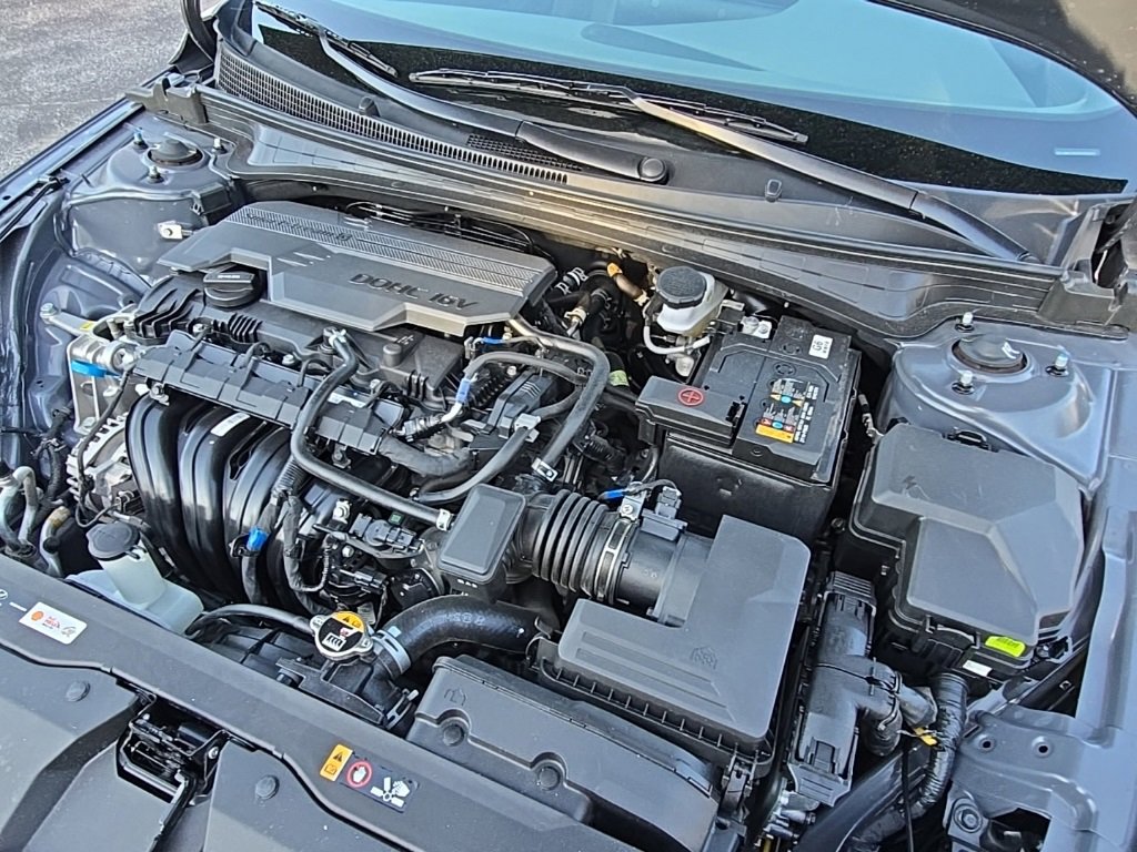 Used 2025 Hyundai Elantra SEL image 30