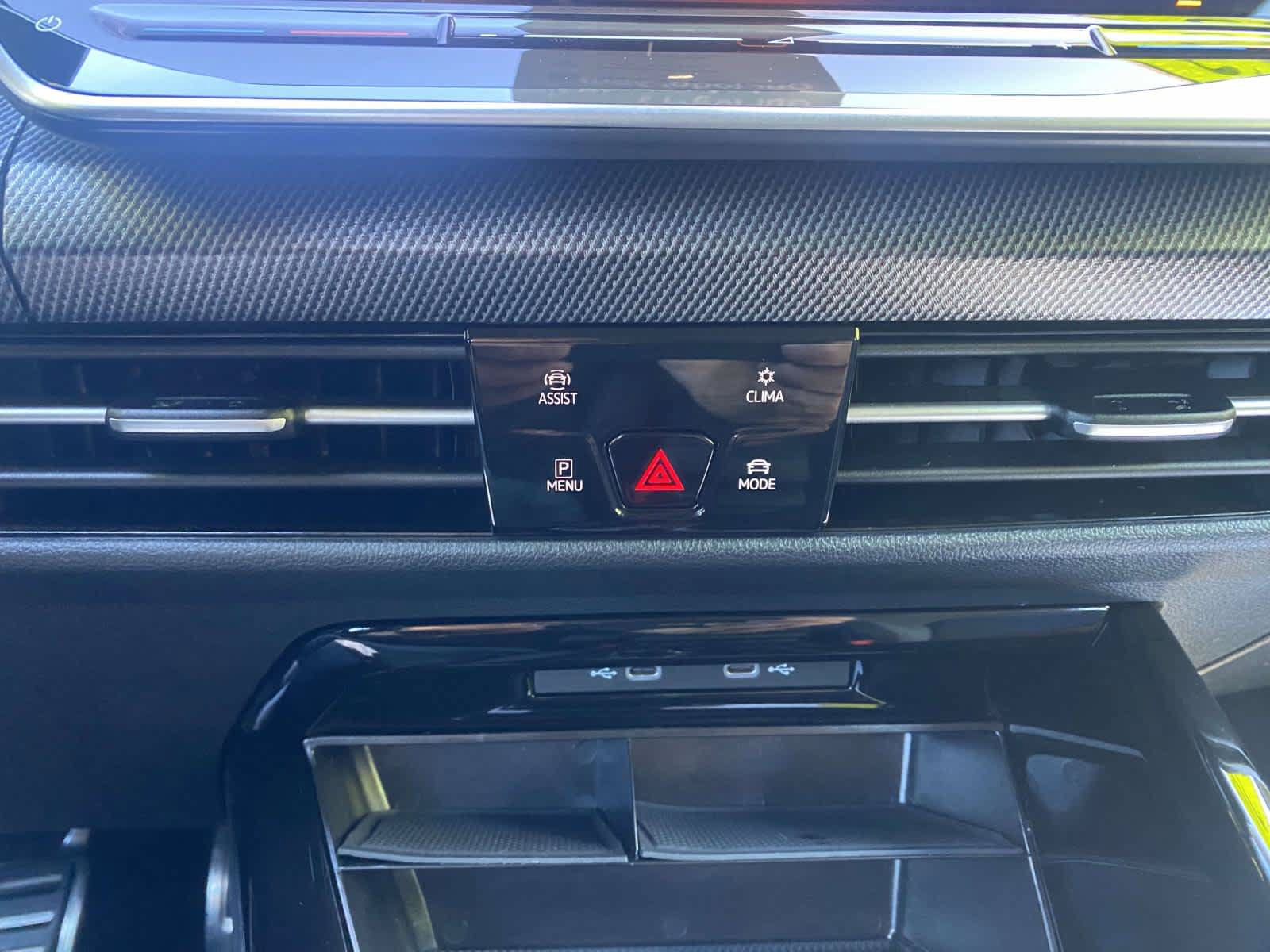 Certified 2025 Volkswagen Golf w/ Euro Style Package AWD/4WD image 15