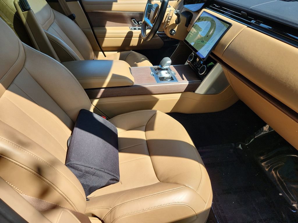 Used 2023 Land Rover Range Rover SE AWD/4WD image 3