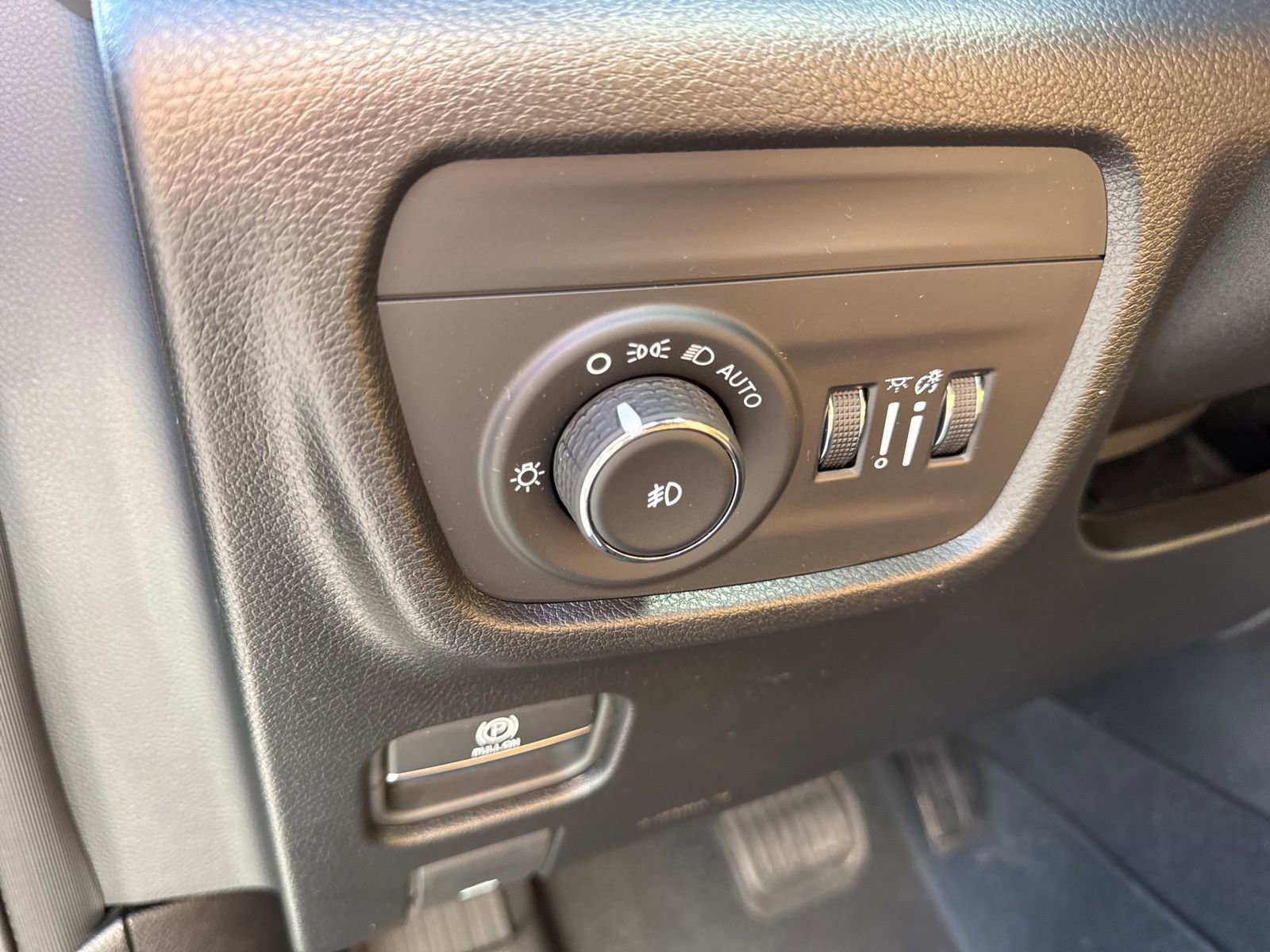 Used 2024 Jeep Grand Cherokee L Summit w/ Advanced Protech Group IV image 24